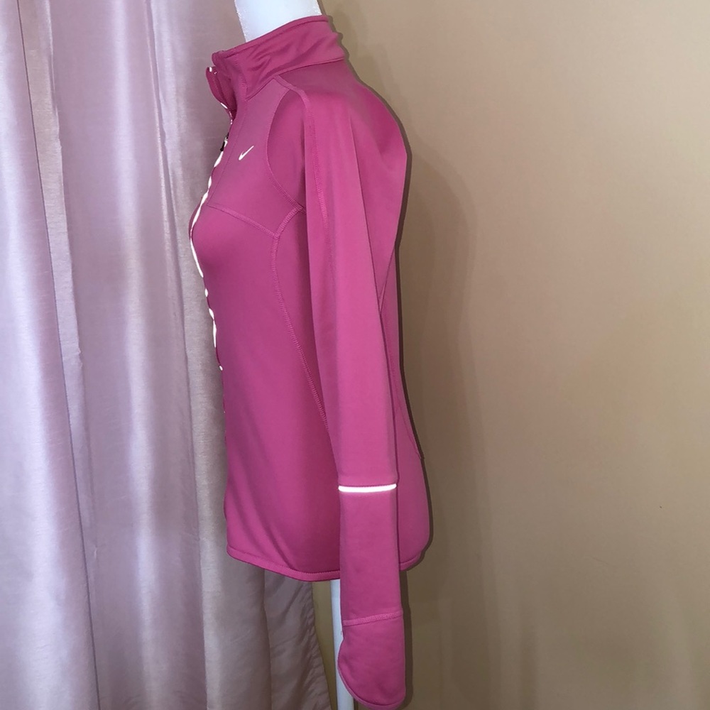 Nike dry fit light weight pink running jacket. Xs - Picture 3 of 6